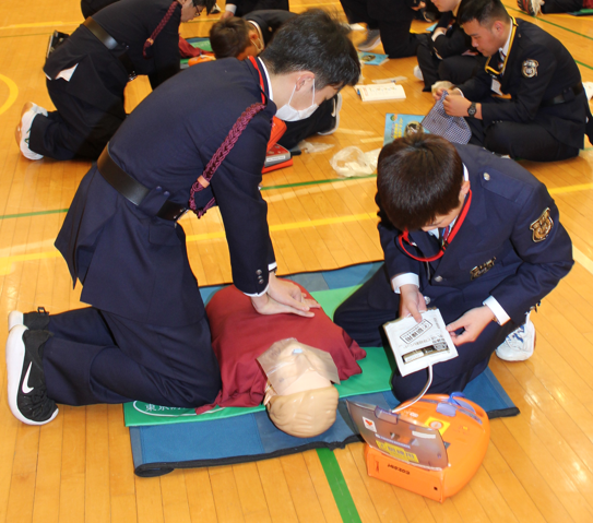 社内での救命講習の様子